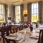 Warwick Hall 4*