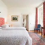 Warwick Hall Bed & Breakfast 4*