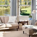 Bed & Breakfast Warwick Hall 4*