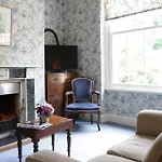 Warwick Hall 4*