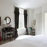 Bed & Breakfast Warwick Hall 4*