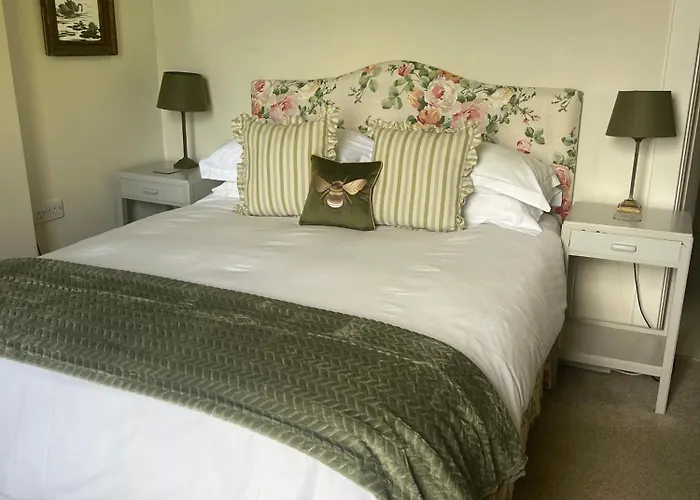 Warwick Hall Bed and breakfast