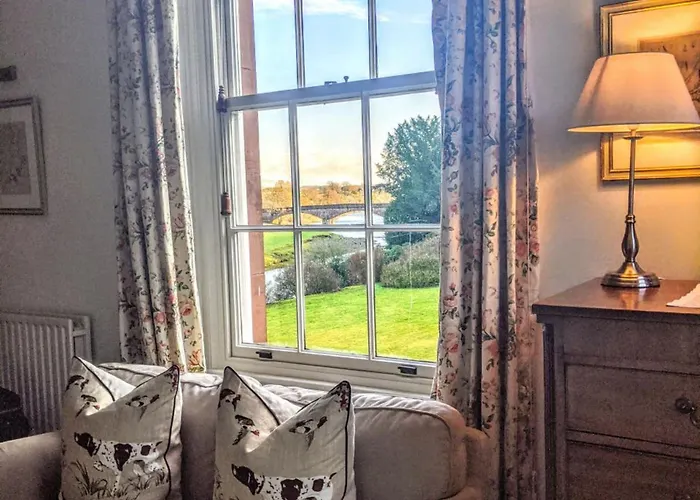 Warwick Hall Bed and breakfast