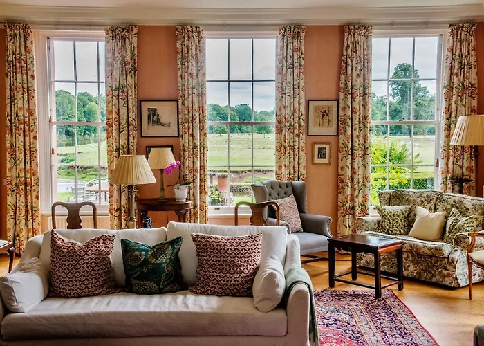 Warwick Hall Bed and breakfast 4*