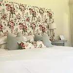 Warwick Hall Bed and breakfast 4*