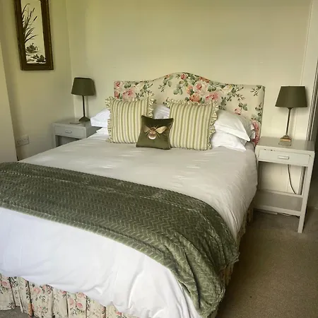 Warwick Hall Bed and breakfast