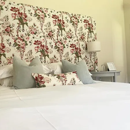 Warwick Hall Bed & Breakfast 3*