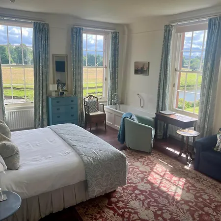 Warwick Hall 3* Carlisle (Cumbria)