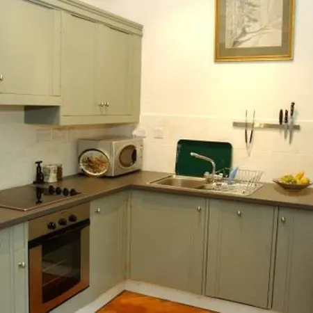 Bed & Breakfast Warwick Hall