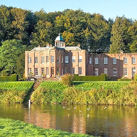 Warwick Hall Nocleg ze śniadaniem 4*