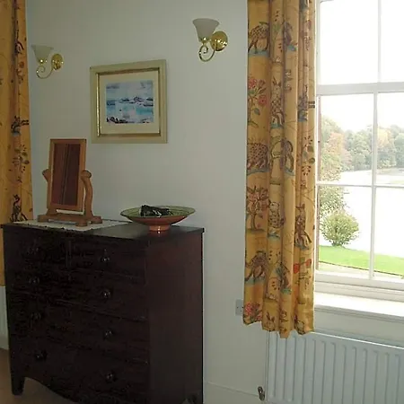 Warwick Hall 4*
