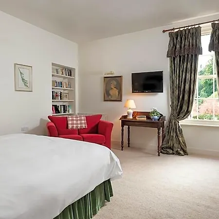 Bed & Breakfast Warwick Hall 4*