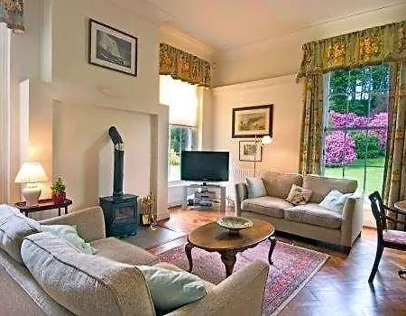 Warwick Hall Bed & Breakfast