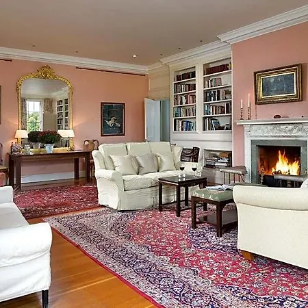 Warwick Hall 4*