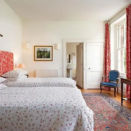 Warwick Hall 4* Карлайл