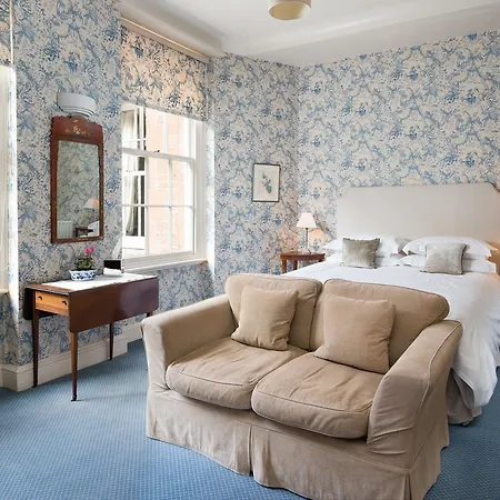 Warwick Hall Bed & Breakfast