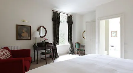 Nocleg ze śniadaniem Warwick Hall 4*