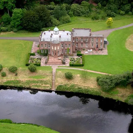 Warwick Hall Bed & Breakfast 4*