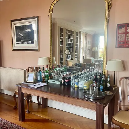 Warwick Hall فندق مبيت وإفطار