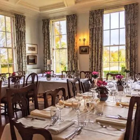 Warwick Hall 4*