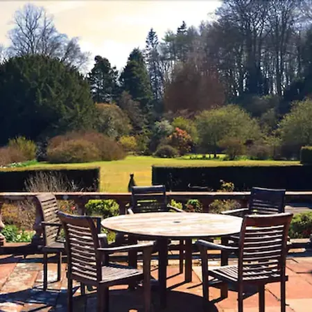 Warwick Hall Bed & Breakfast